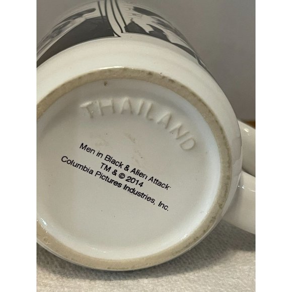 Men in Black & Alien Attack Pug Mug Shots 2014 Coffee Mug - Picture 4 of 9